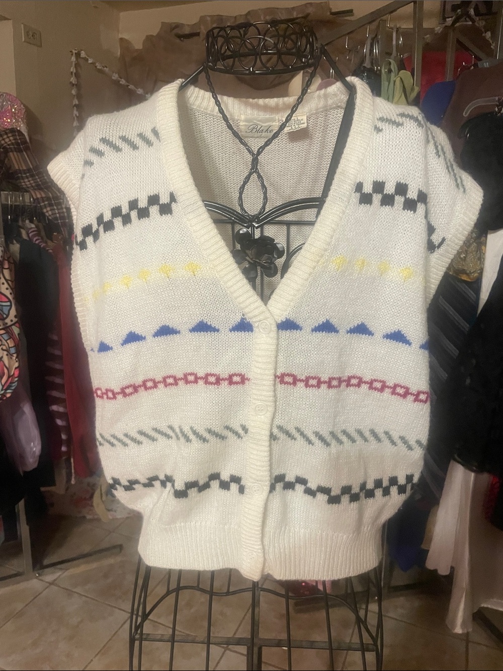 White Patterned V-Neck Button-Front Sweater Vest